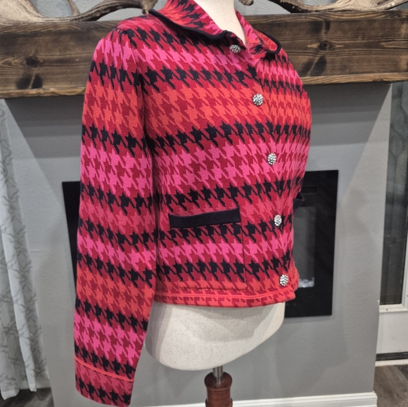 Tara Jarmon Pink and Red Houndstooth Blazer Size Medium (8) Excellent Condition - Picture 3 of 8